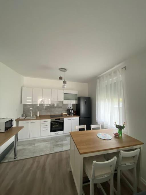 Villa Lipi - Home Away From Home Balatonszárszó Εξωτερικό φωτογραφία